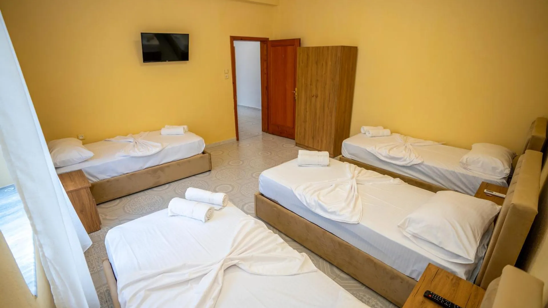 Siesta Hostel - City Center Shkodër