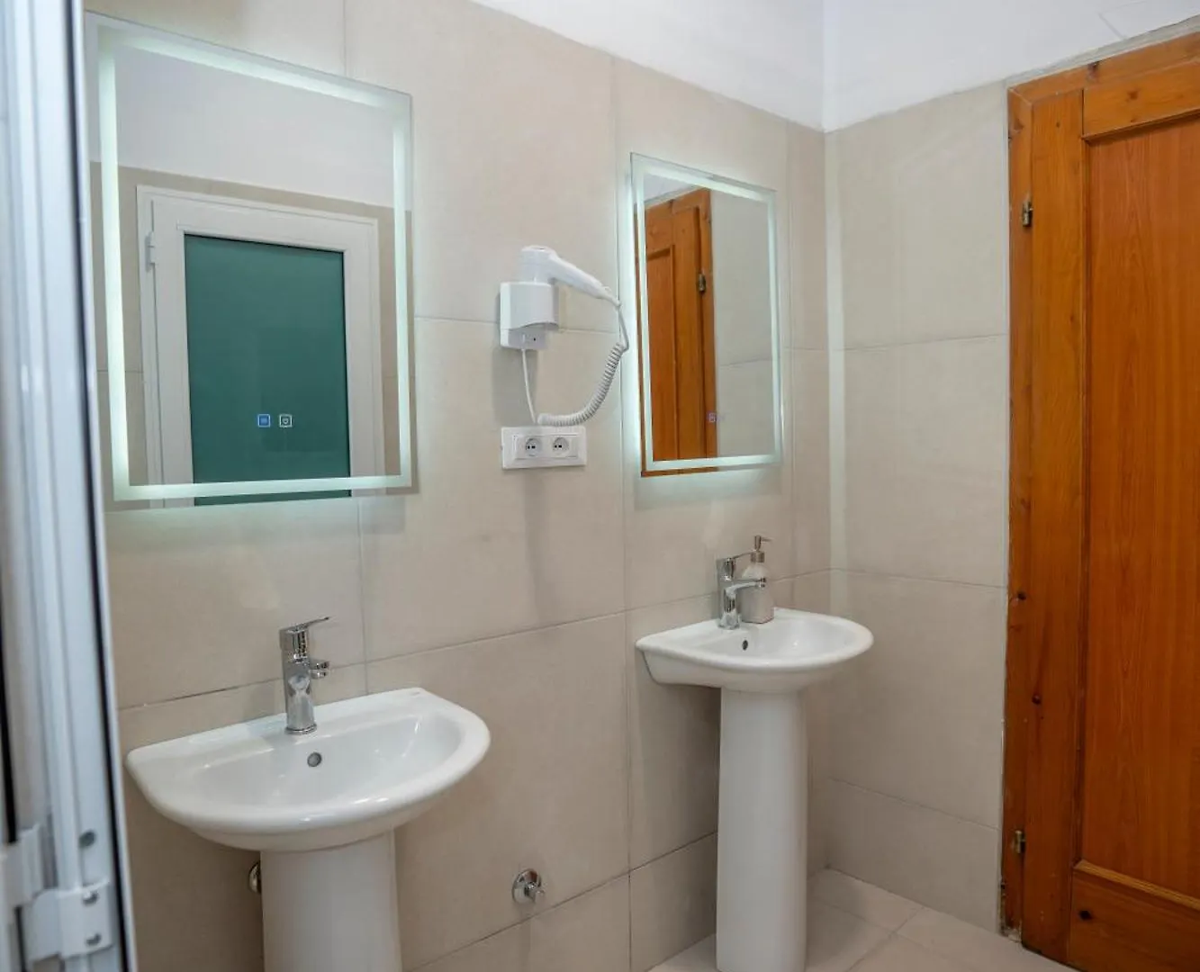 Siesta Hostel - City Center Shkodër