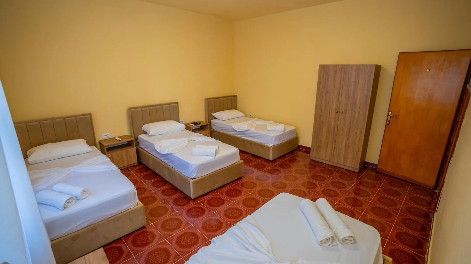 Siesta Hostel - City Center Shkodër