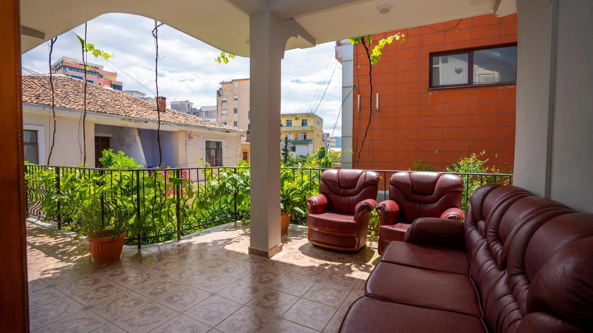 Siesta Hostel - City Center Shkodër 0*,