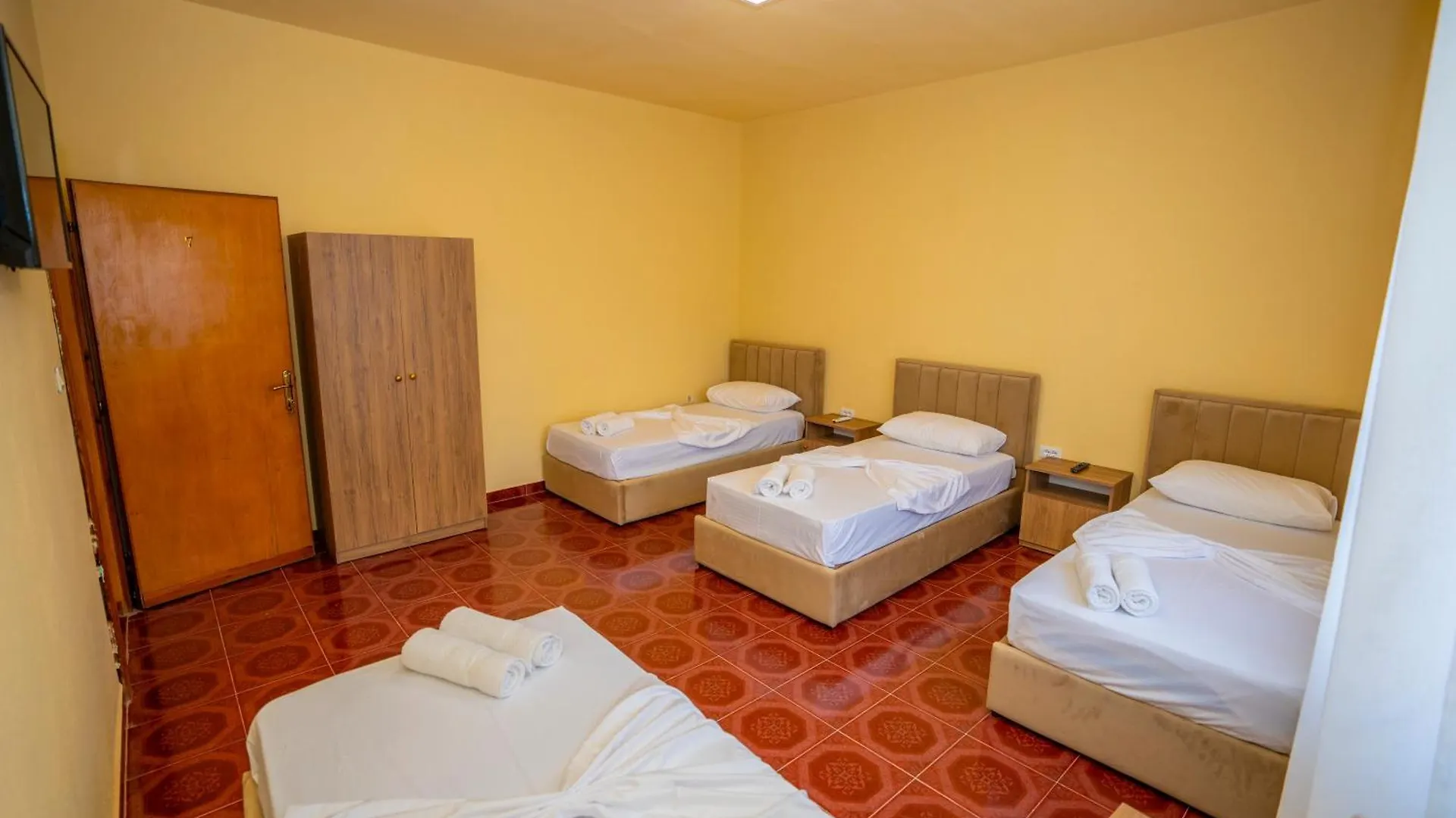 Siesta Hostel - City Center Shkodër