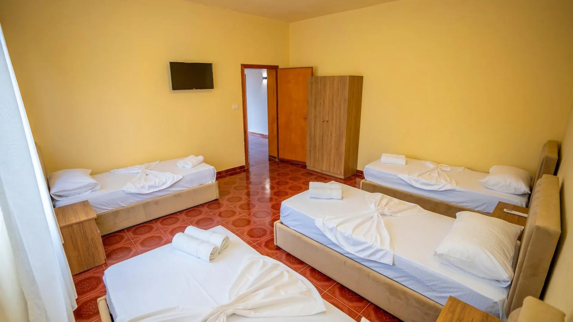 Siesta Hostel - City Center Shkodër